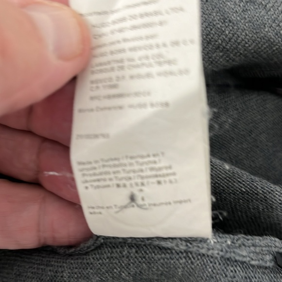 Hugo Boss 100% Wool Cardigan Sweater Size XXL slim fit. Very Good Used condition - Picture 15 of 16